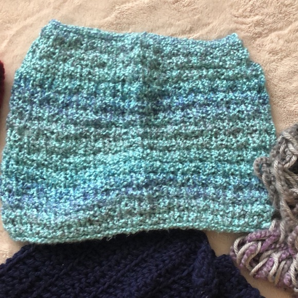 Assorted Knit Scarves - Picture 4 of 6